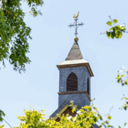 spits van de kerktoren Podiumkerkje Grevenbicht